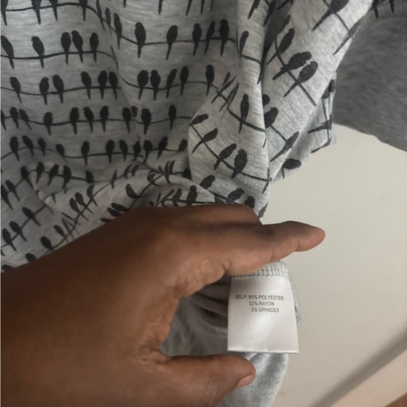 Novelty Print Women’s 2X Sweatshirt Gray Short Sleeve Casual Shirt Button Cuff - Picture 5 of 6